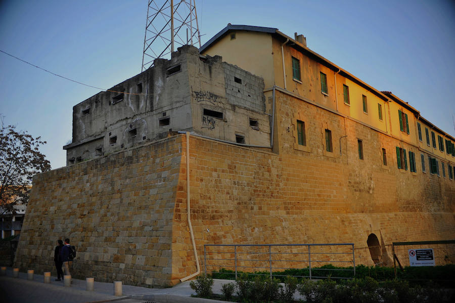 El muro que delimita el casco histórico de la ciudad se construyó en la Edad Media.