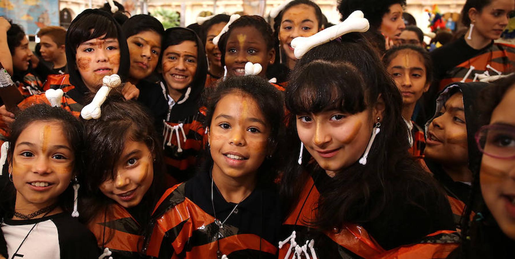 Los txikis festejan el Carnaval en la Plaza Nueva