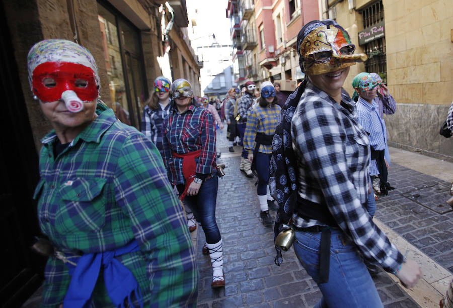 Las máscaras toman las calles de Durango