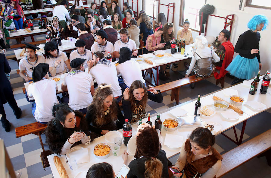 Un centenar de personajes históricos se citan para comer en Sopela