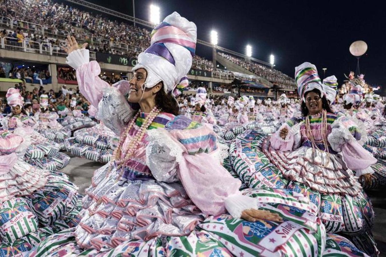 El carnaval de Río, una fiesta de la lujuria con bastidores pestilentes