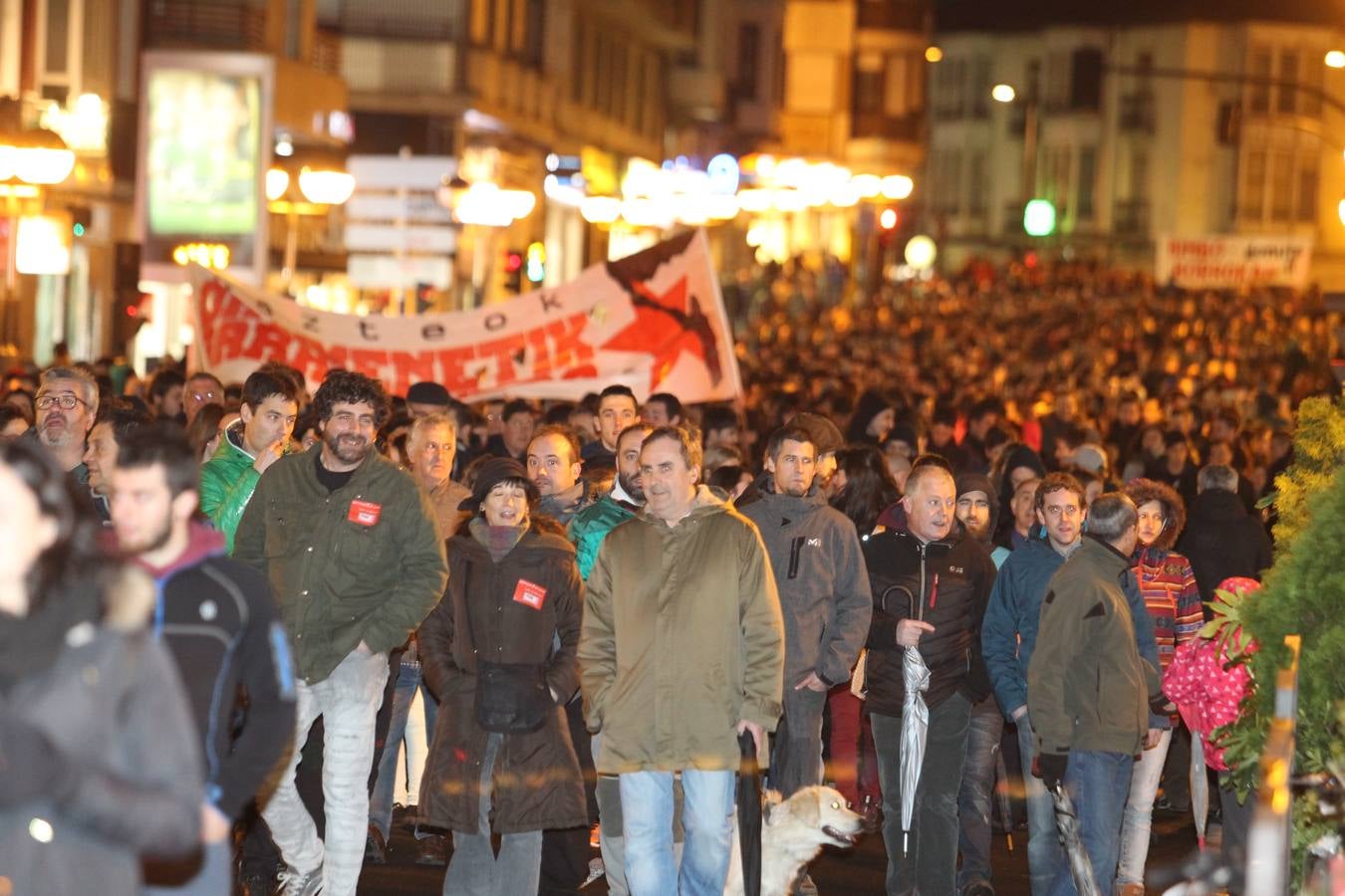Ofrendas florales en recuerdo de las víctimas del Tres de Marzo