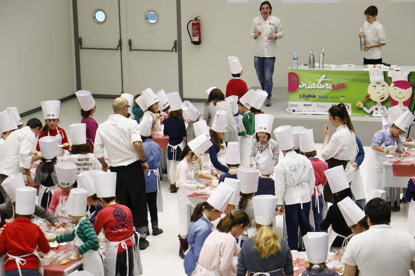 Los niños de Vitoria, con las manos en la masa