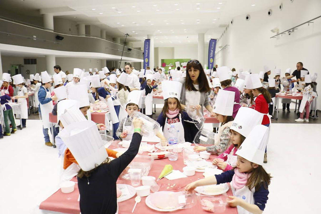 Los niños de Vitoria, con las manos en la masa