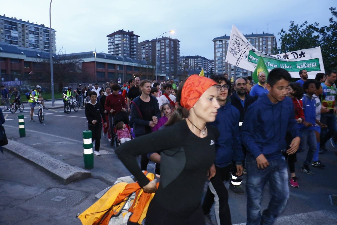 La Korrika recorre las calles de Vitoria