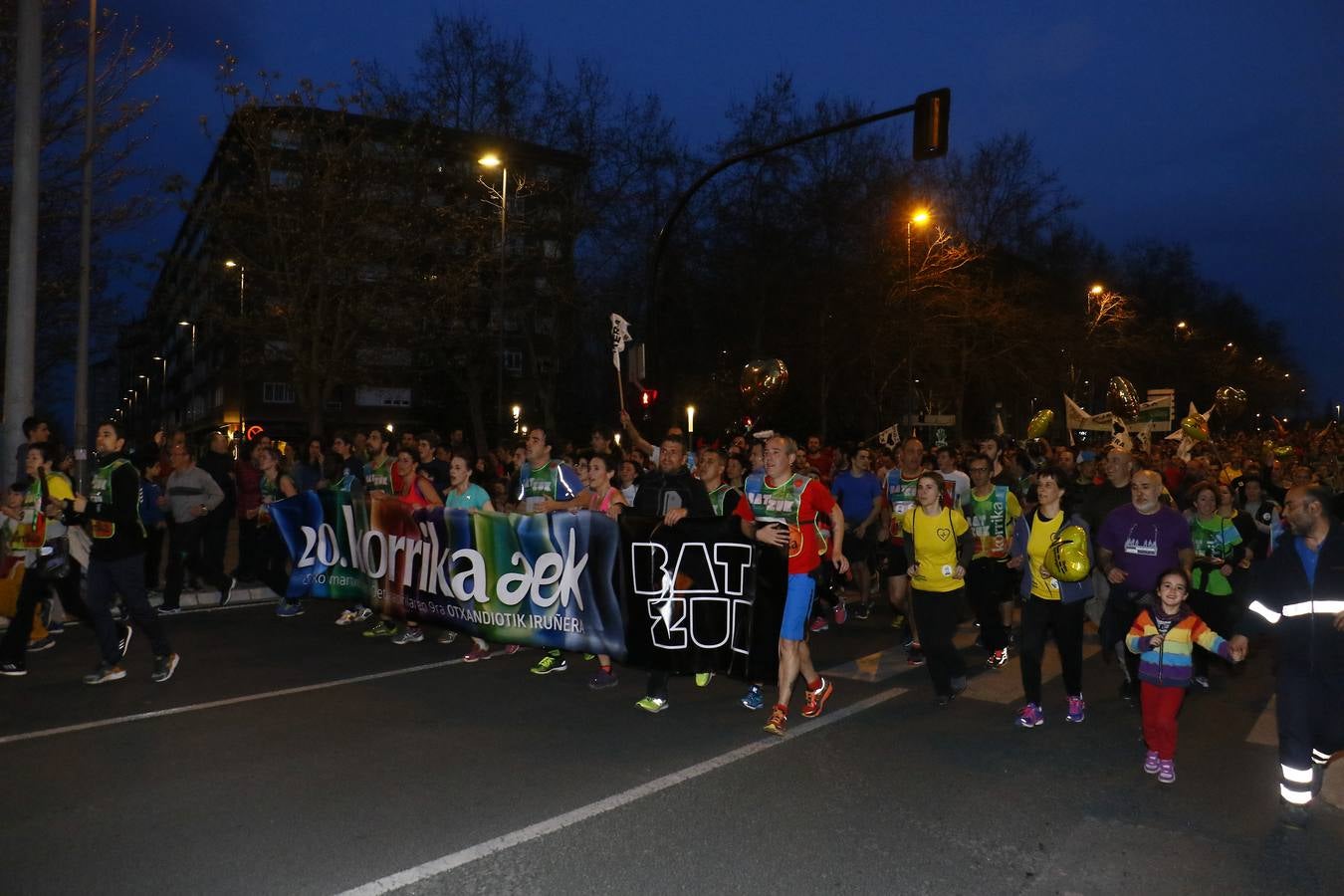 La Korrika recorre las calles de Vitoria