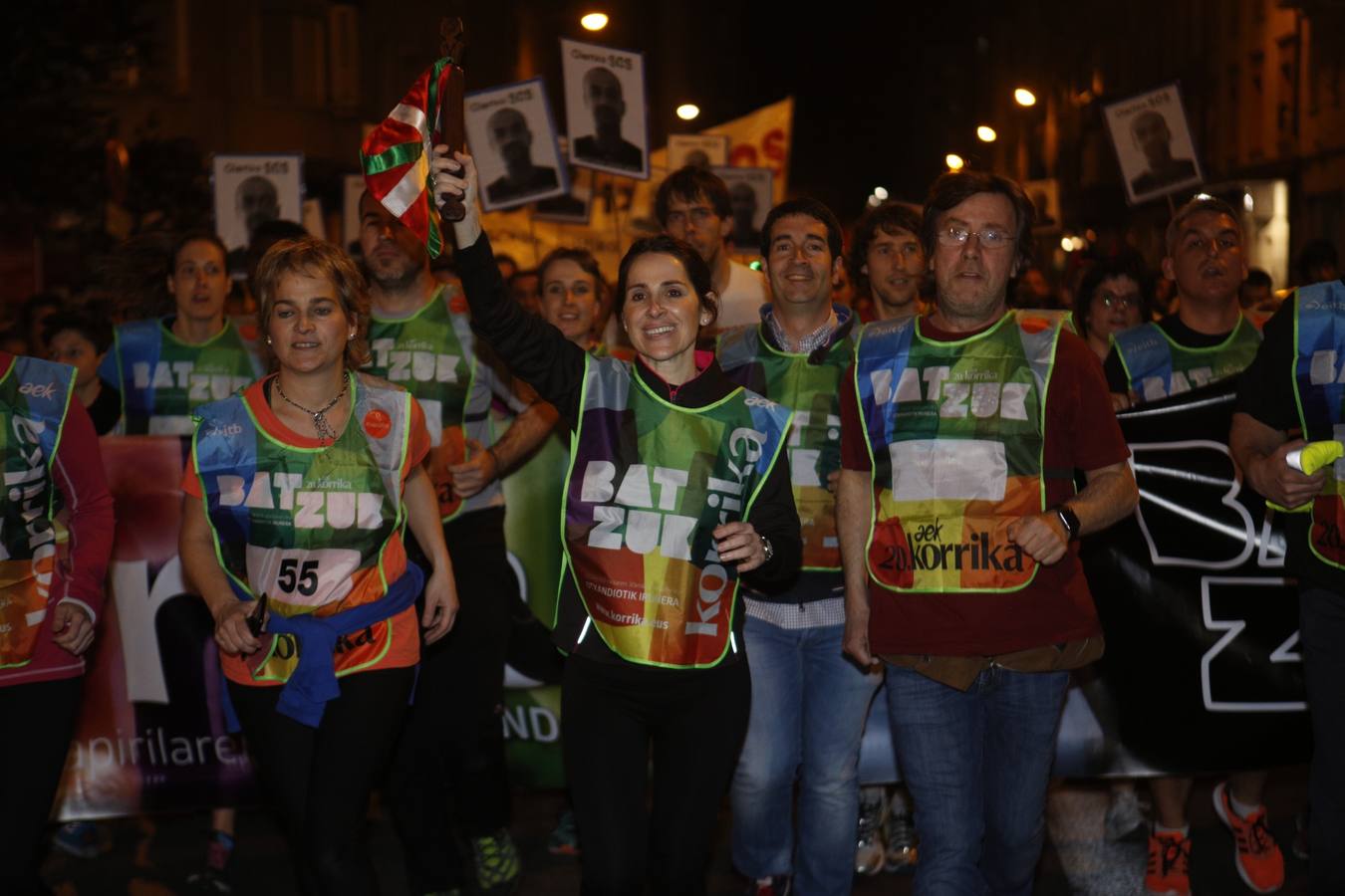 La Korrika recorre las calles de Vitoria