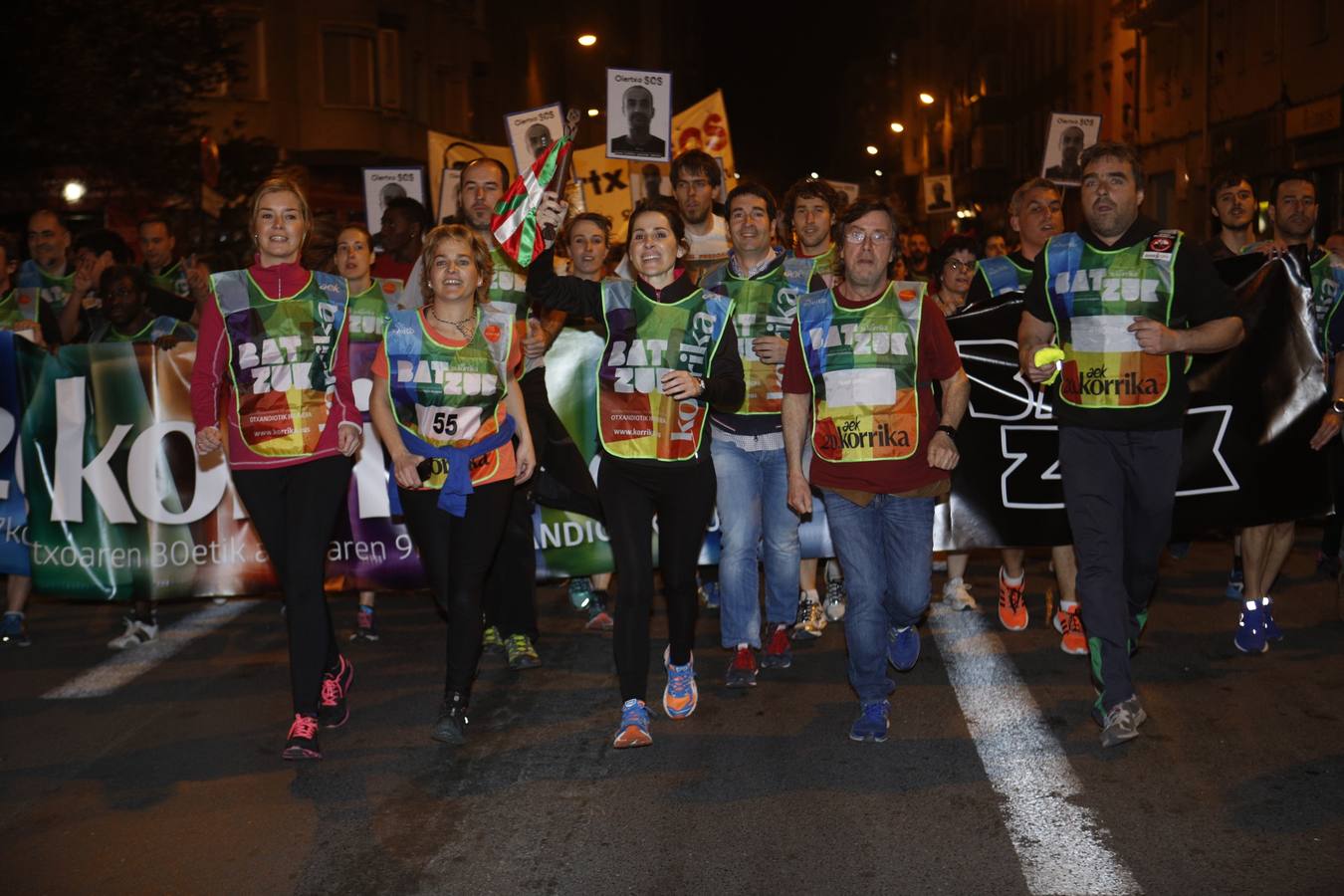 La Korrika recorre las calles de Vitoria