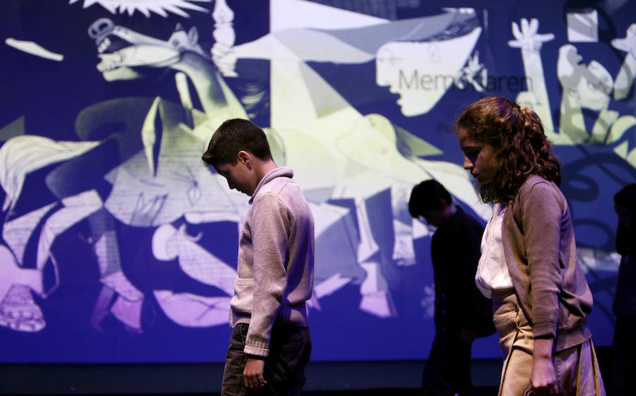 Supervivientes de Nagasaki visitan Gernika