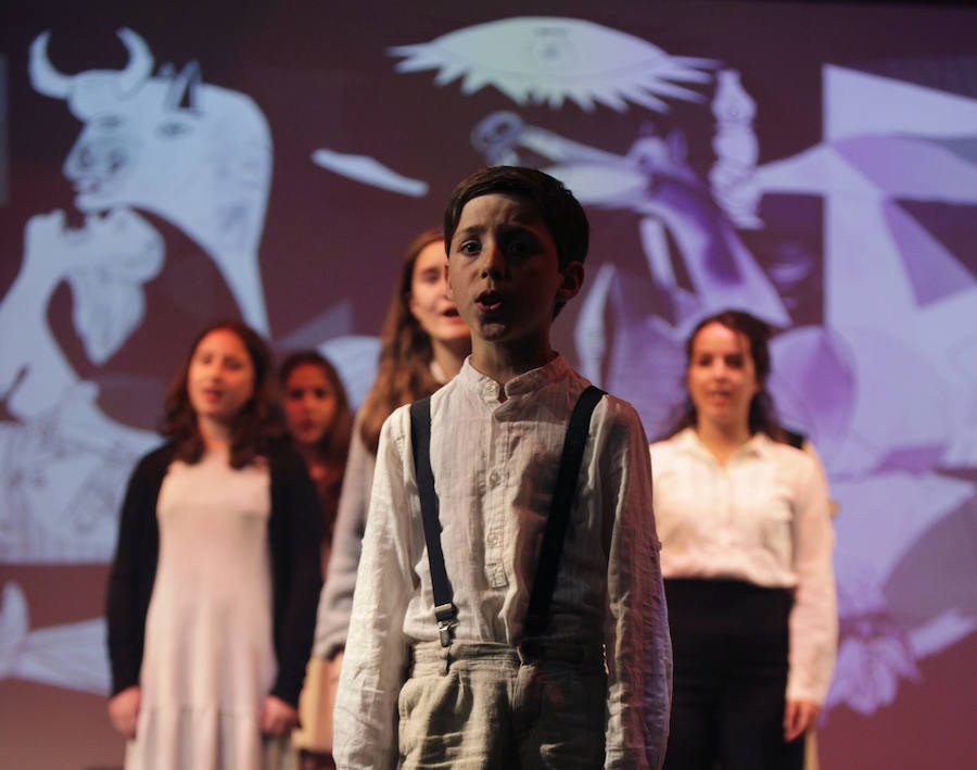 Supervivientes de Nagasaki visitan Gernika