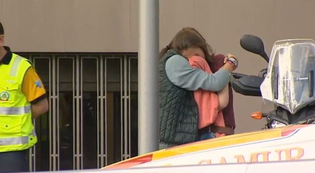 Dos jóvenes de 17 años mueren en Madrid al ceder una de las paredes de cristal de la cabina del ascensor