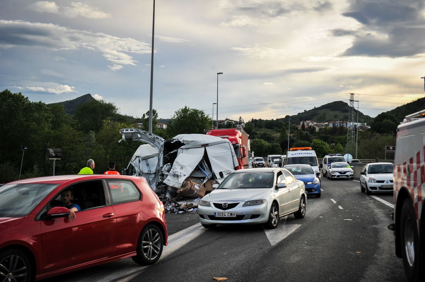 Las imágenes del accidente en la A-15, en Hernani