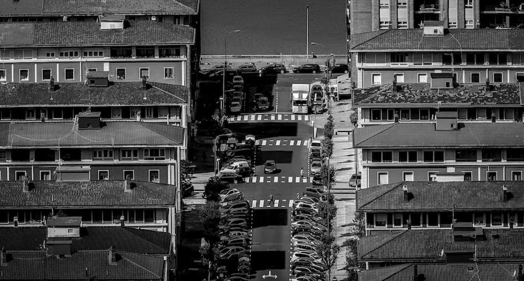 Calle Aragón, que desemboca en la ría.