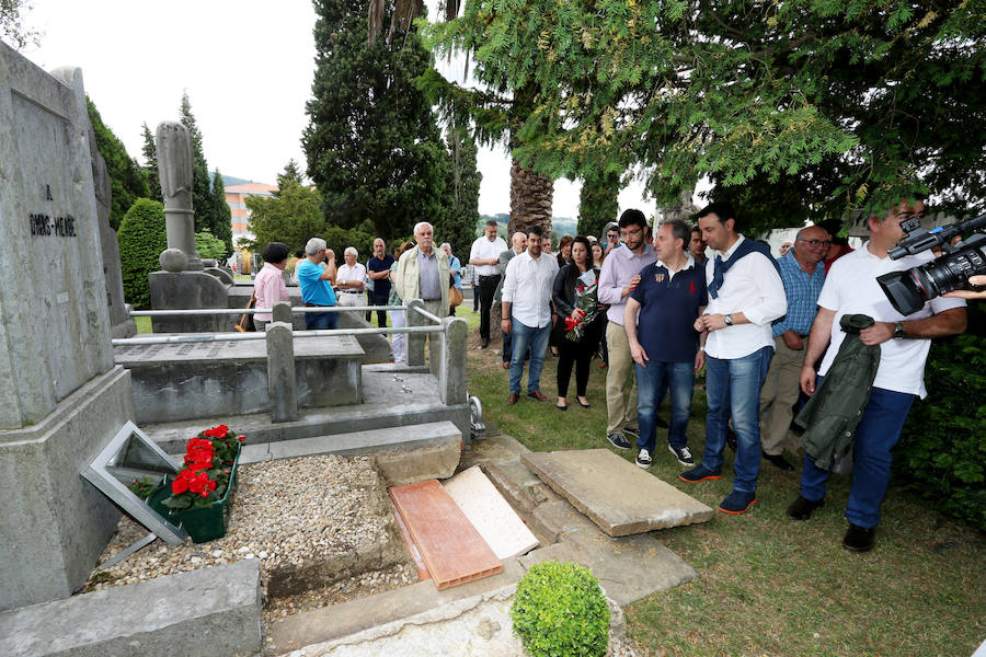 Homenaje de los socialistas a Tomás Meabe, fundador de las Juventudes Socialistas de España