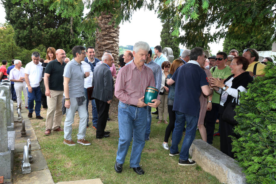 Homenaje de los socialistas a Tomás Meabe, fundador de las Juventudes Socialistas de España
