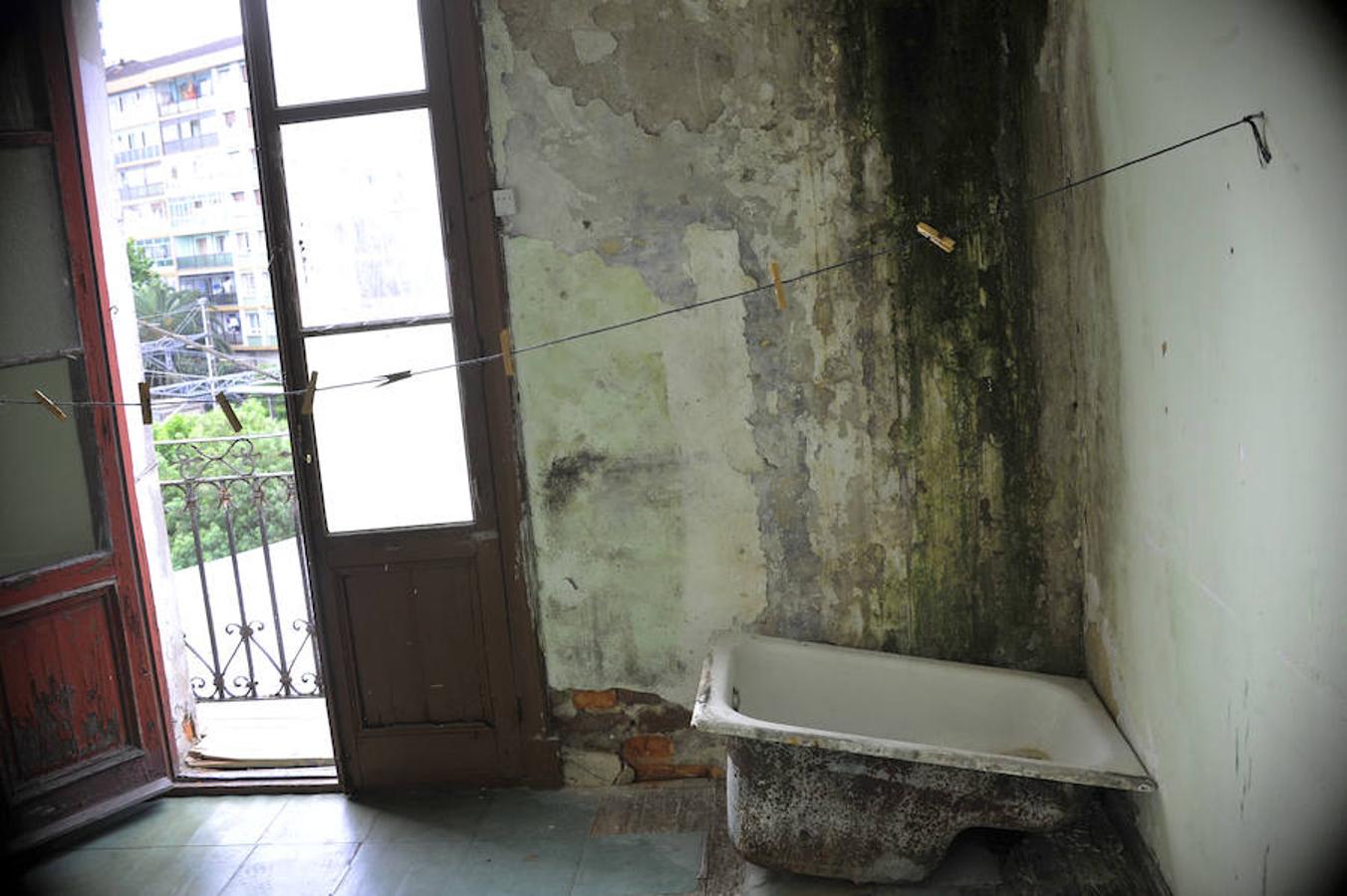 Una visita a la maltrecha casa de los Jiménez