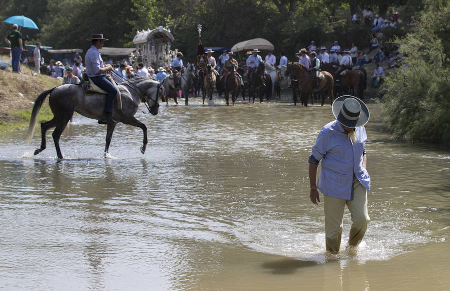 Los rocieros, a camino entre la devoción y la fiesta