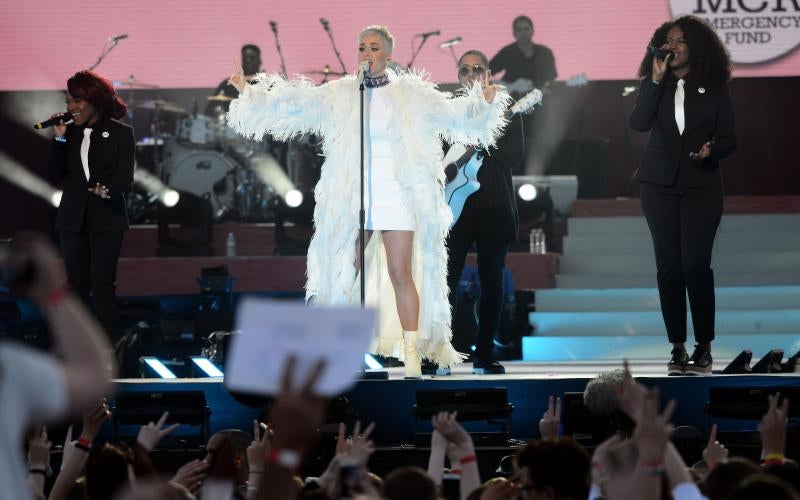 Las mejores imágenes del concierto de Ariana Grande en Manchester