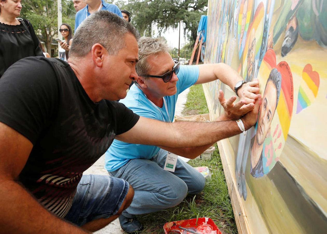 Orlando llora un año después de la matanza