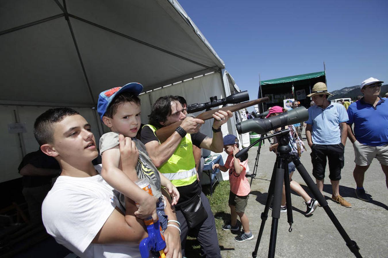 El Día del Cazador y el Pescador homenajea en Dima al perro de caza