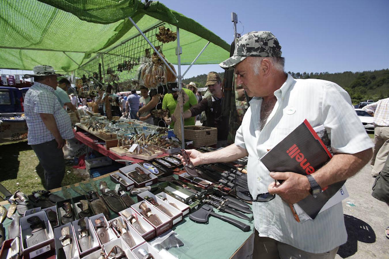 El Día del Cazador y el Pescador homenajea en Dima al perro de caza
