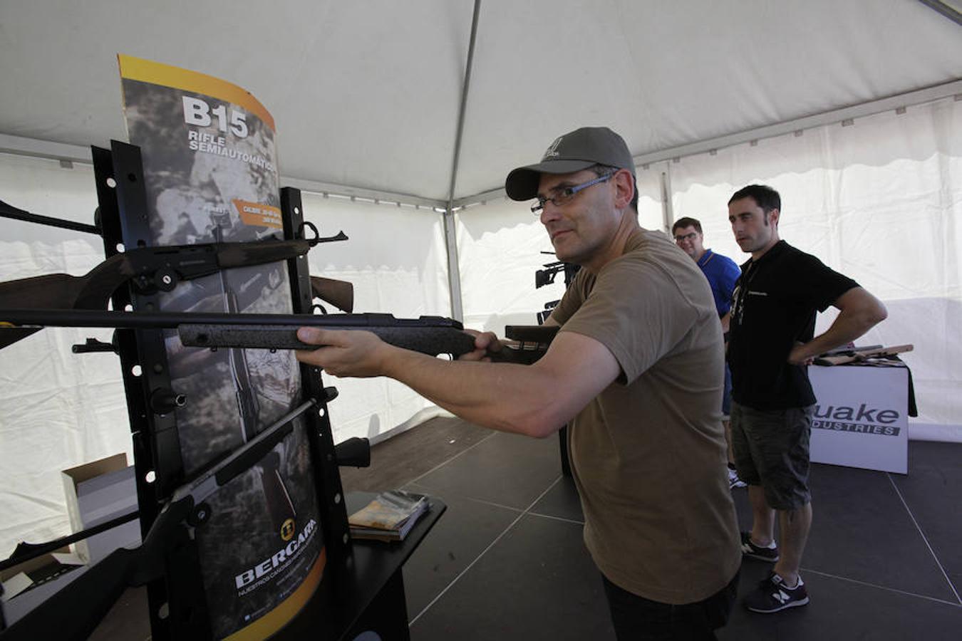 El Día del Cazador y el Pescador homenajea en Dima al perro de caza