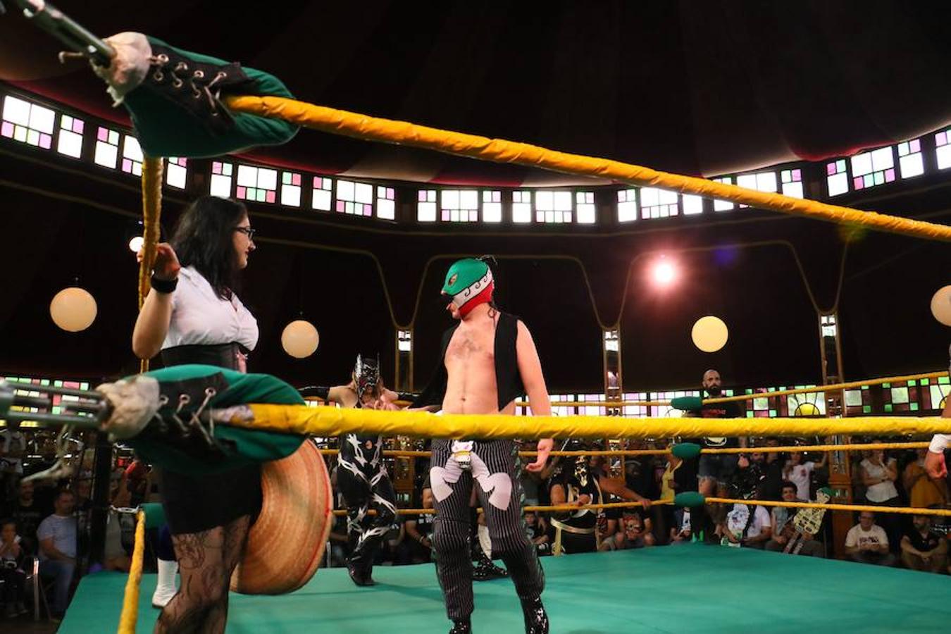 La lucha libre mexicana, todo un espectáculo en el Azkena