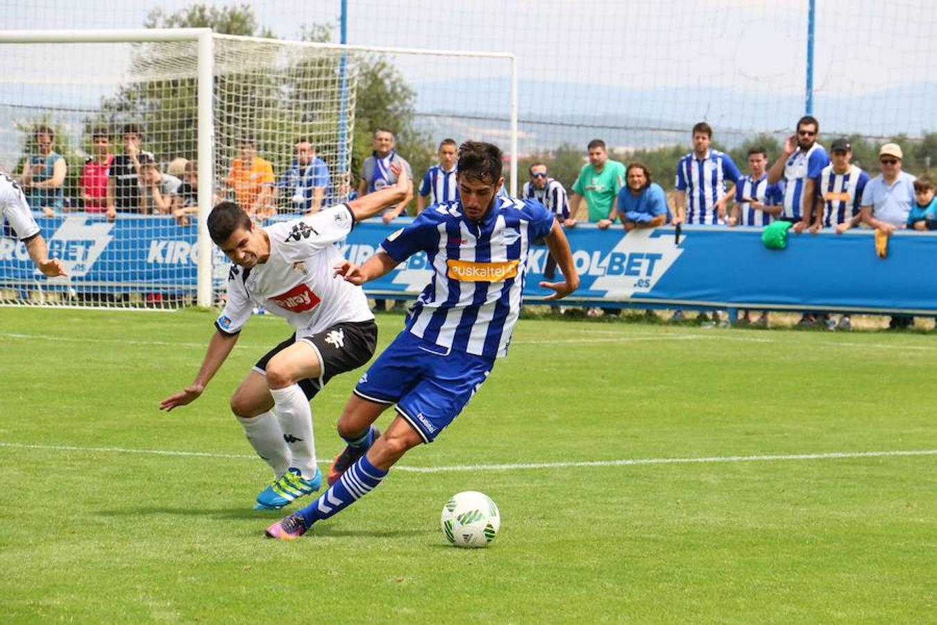 El Alavés B - Ontinyent, en imágenes