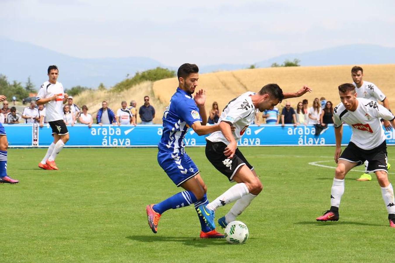 El Alavés B - Ontinyent, en imágenes