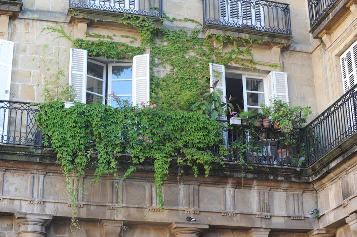 Los mejores balcones del III Concurso de Decoración de Balcones y Miradores del Casco Viejo de Bilbao