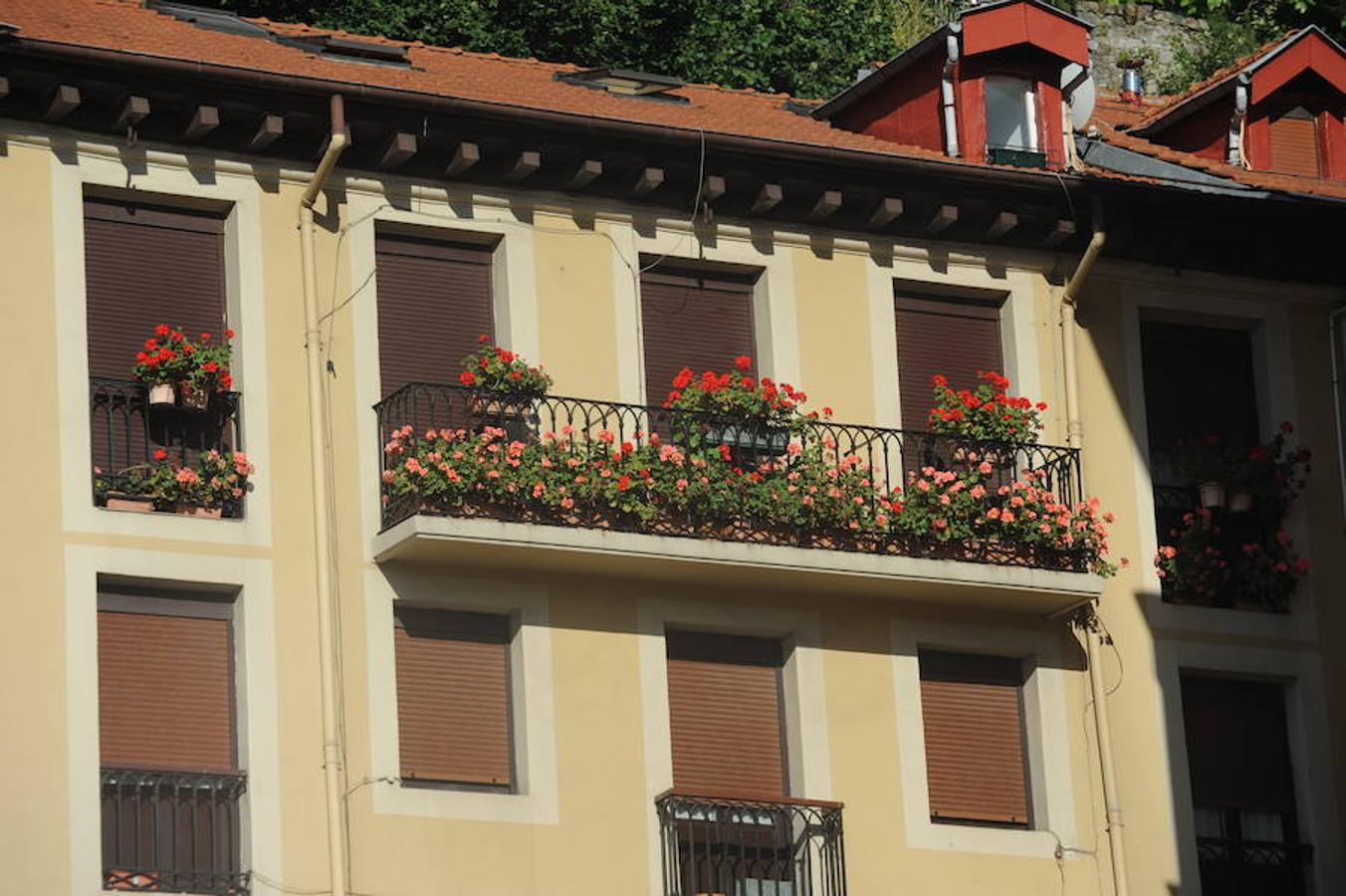 Los mejores balcones del III Concurso de Decoración de Balcones y Miradores del Casco Viejo de Bilbao