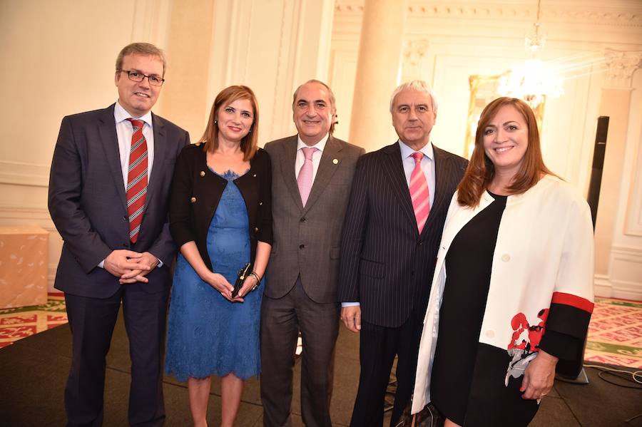 Alfredo Retortillo, María Jesús San José, Iñaki Arriola, Vicente Reyes e Isabel Muela.