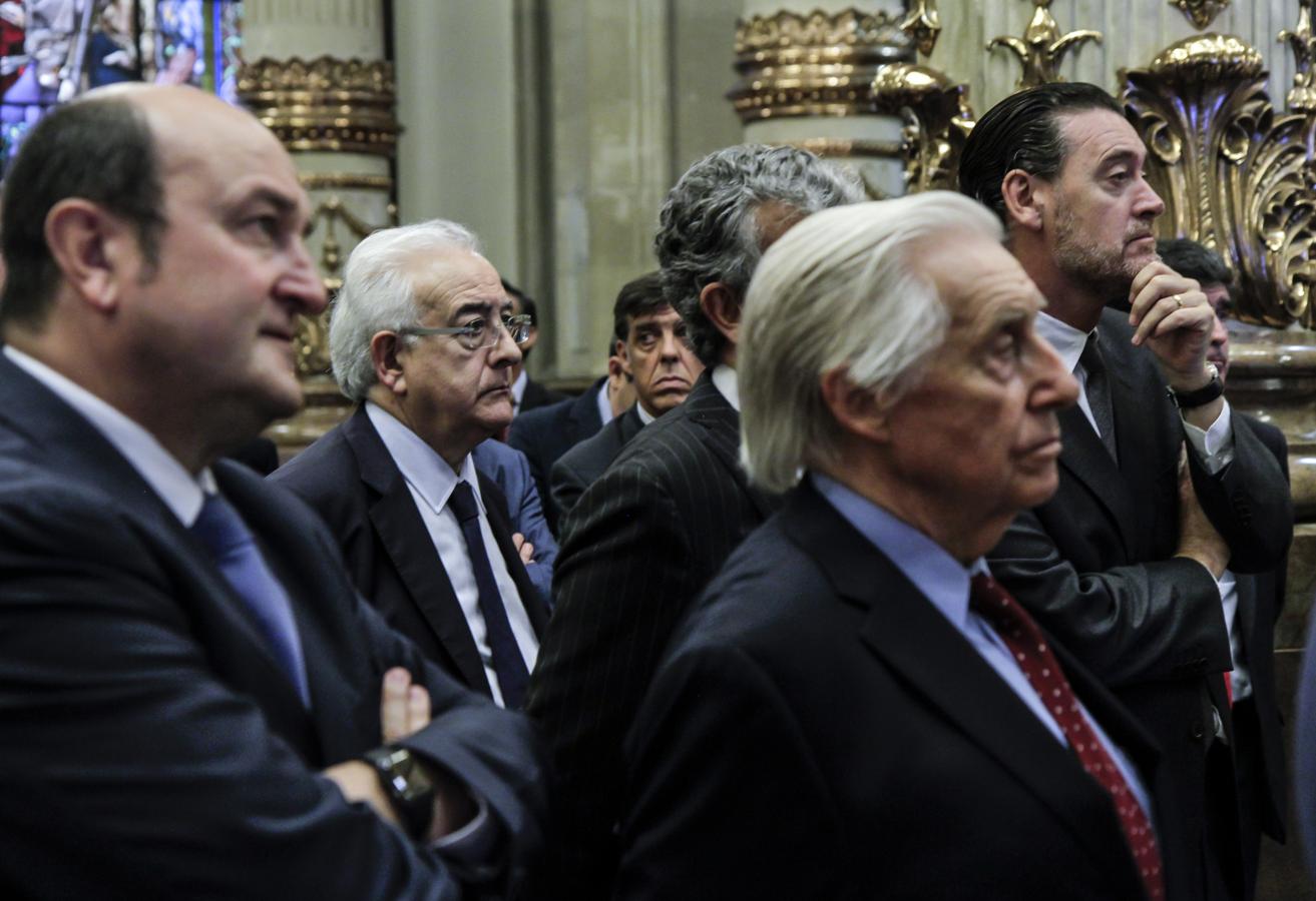 Andoni Ortuzar, Javier Urizarbarrena, Joaquín Achúcarro y Miguel Zugaza, director del Museo de Bellas Artes.