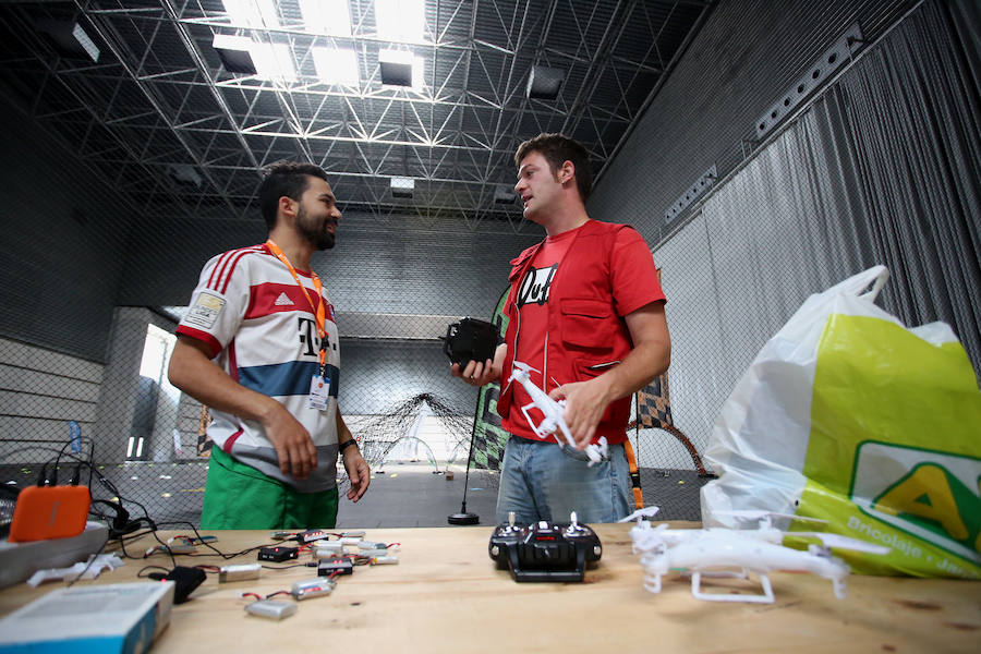 El evento de aficionados y profesionales de la informática ha congregado a 8.000 personas en el BEC