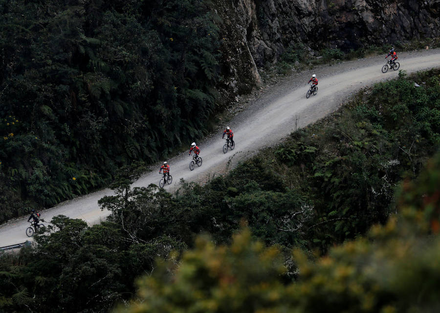 Situada en al región de Los Yungas, está considerado uno de los tramos más peligrosos del mundo, con 300 muertes al año. Allí se ha celebrado la Skyrace, un durísima competición de 4 kilómetros en ascenso