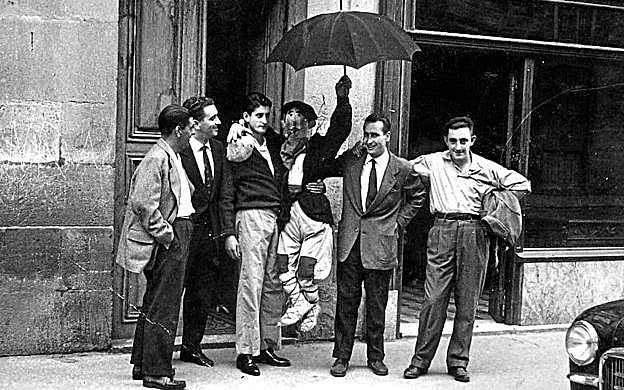 Isasi y Sedano sostienen a ‘Pepito’.