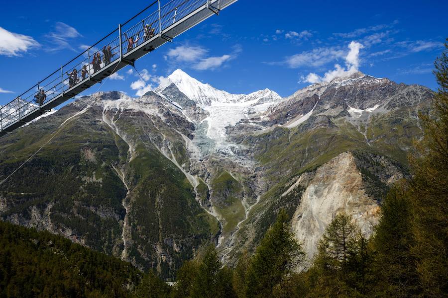 El Europabruecke, de 494 metros de largo, une las localidades suizas de Zermatt y Graechen