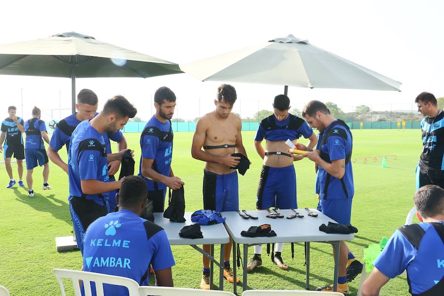 Entrenamiento del Deportivo Alavés en su concentración de pretemporada en Algorfa