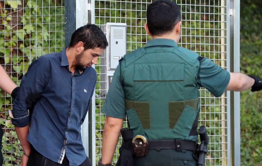 Los cuatro detenidos por los atentados de Barcelona y Cambrils llegan a la Audiencia Nacional