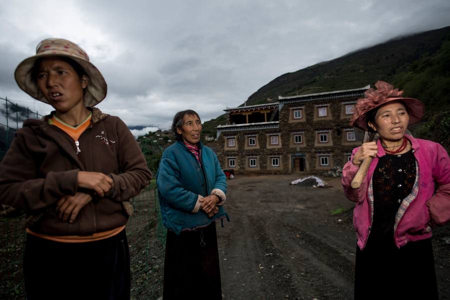 Los Zhaba son una etnia de la provincia de Sichuan, en el Tibet. Rechazan la monogamia y su cultura es matrilineal, aunque avances como la llegada de internet o mejoras en infraestructura han expuesto a los Zhaba a otros estilos de vida