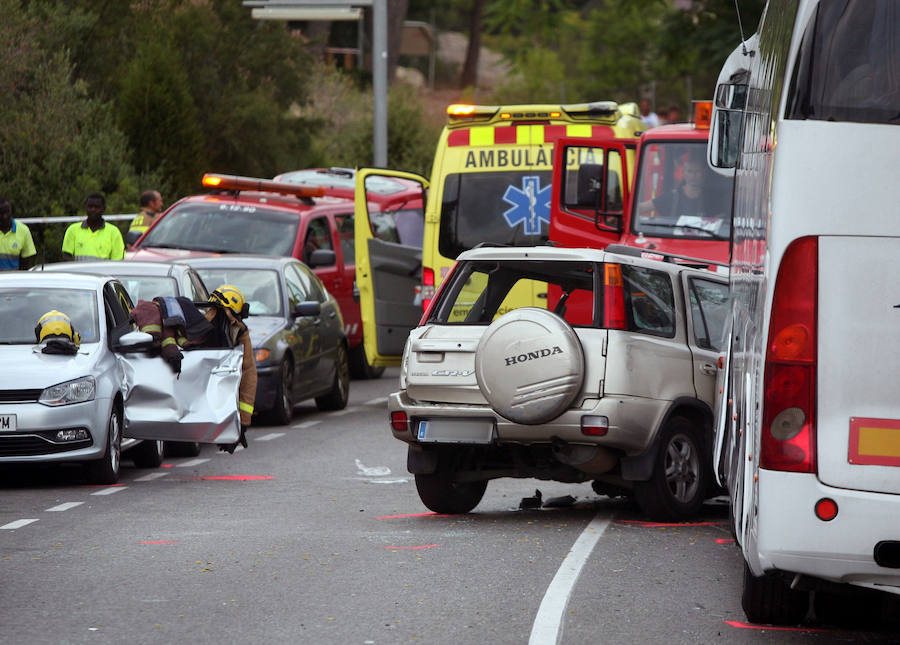 Un accidente frontal entre un coche y un autobús deja cinco muertos en Salou