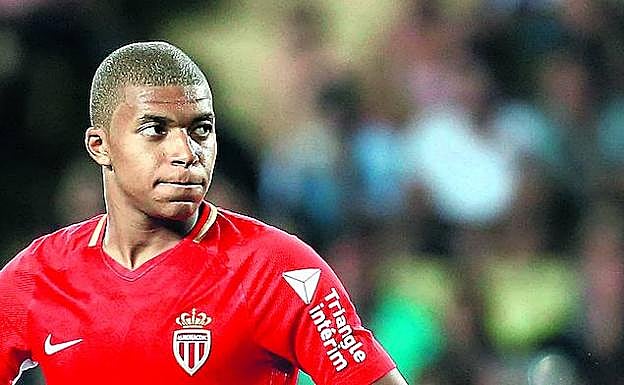 Mbappé se va por 180 millones al PSG. 