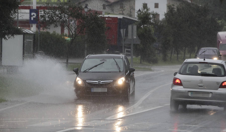 Se han registrado hasta 10 litros por metros cuadrado en solo diez minutos