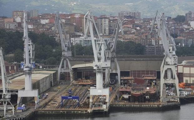 Vista general de los astilleros de La Naval en Sestao.