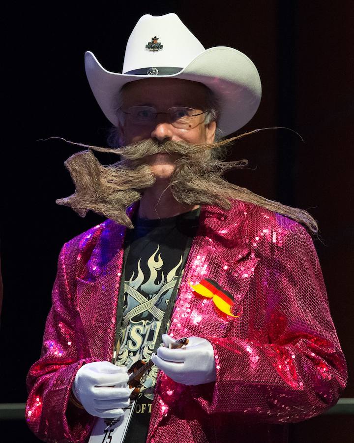 Jason Kiley fue el ganador del estilo libre de barba completa en el campeonato Remington Beard Boss Mundial Beard & Mustache celebrada en el Centro de Long Performing Arts en Austin, Texas.