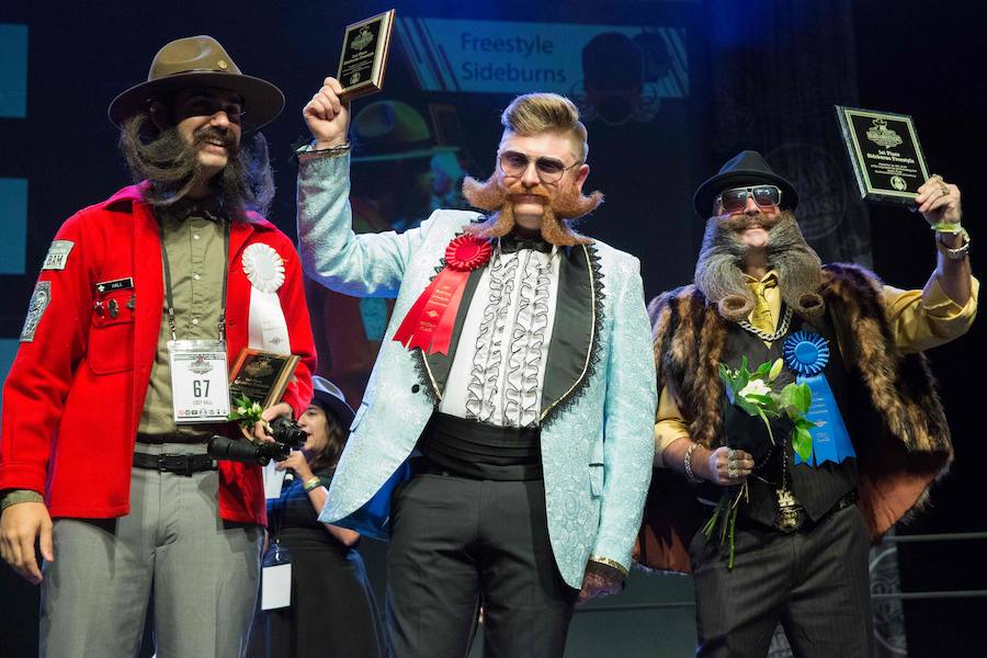 Jason Kiley fue el ganador del estilo libre de barba completa en el campeonato Remington Beard Boss Mundial Beard & Mustache celebrada en el Centro de Long Performing Arts en Austin, Texas.