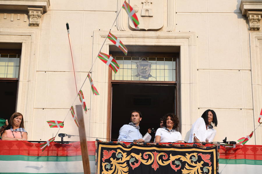 Cientos de personas se congregaron en el txupinazo para recibir a las celebraciones en honor a la Virgen de Udiarraga, que se prolongarán hasta el lunes