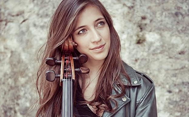 La violonchelista Camille Thomas.