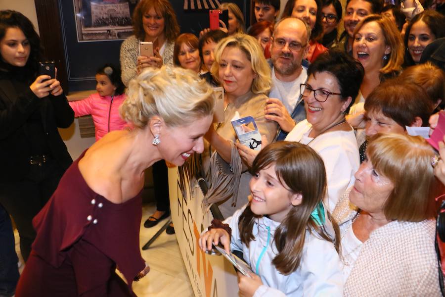 Las fotos de la alfombra naranja de la gala de clausura del FesTVal