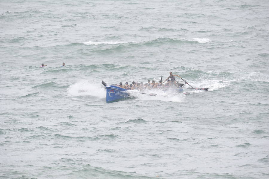 Los 'aguiluchos' con una sensacional actuación en 'popare' remontan los diez segundos de desventaja que tenía sobre Urdaibai